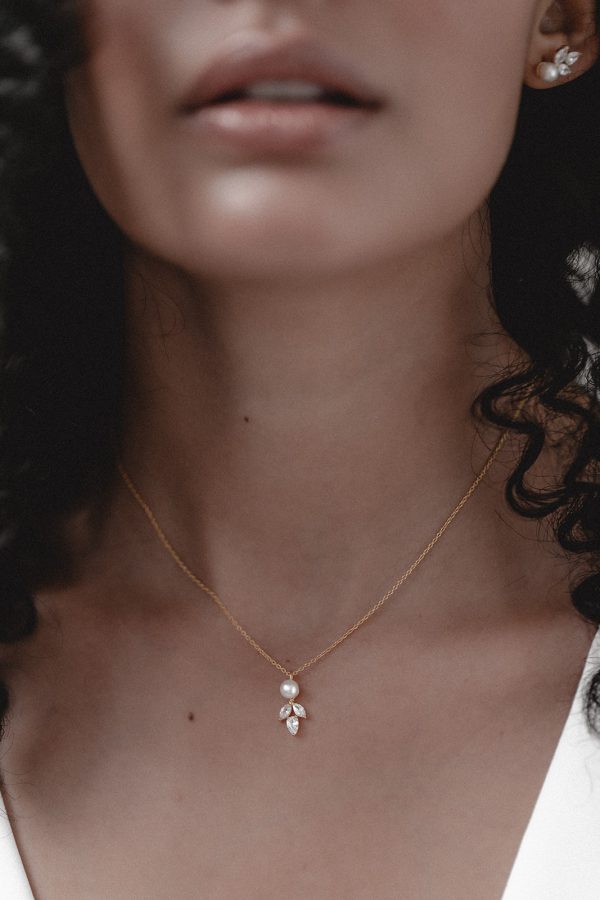 Juvelan zierliche braut halskete mit kristallen und perlen simply delightful 2.jpg