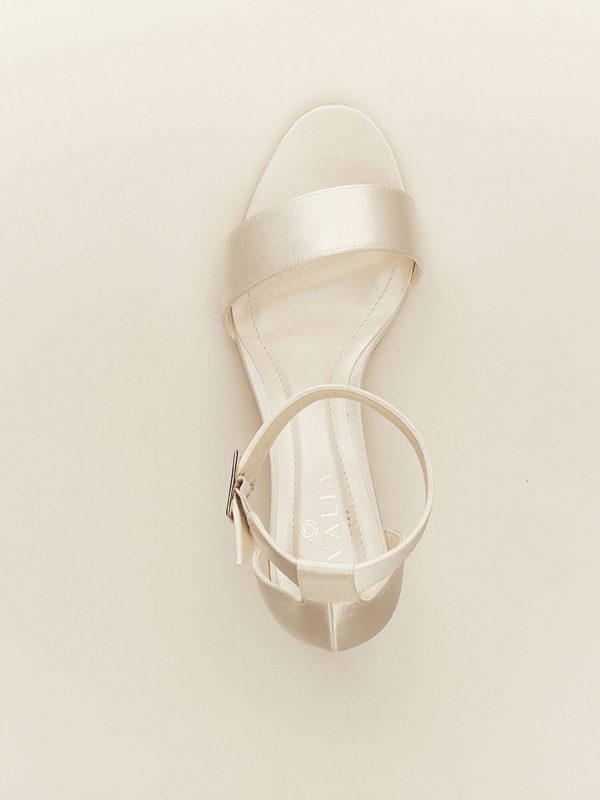 carrie-avalia-bridal-shoes-1.jpg