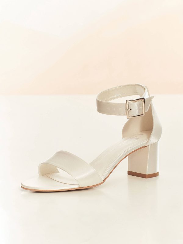 carrie-avalia-bridal-shoes-4.jpg