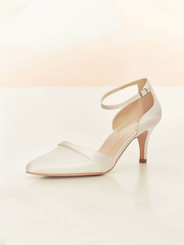 mira-avalia-bridal-shoes-1.jpg