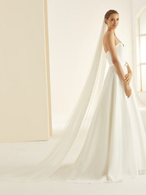 S352-Bianco-Evento-bridal-veil-(1).jpg