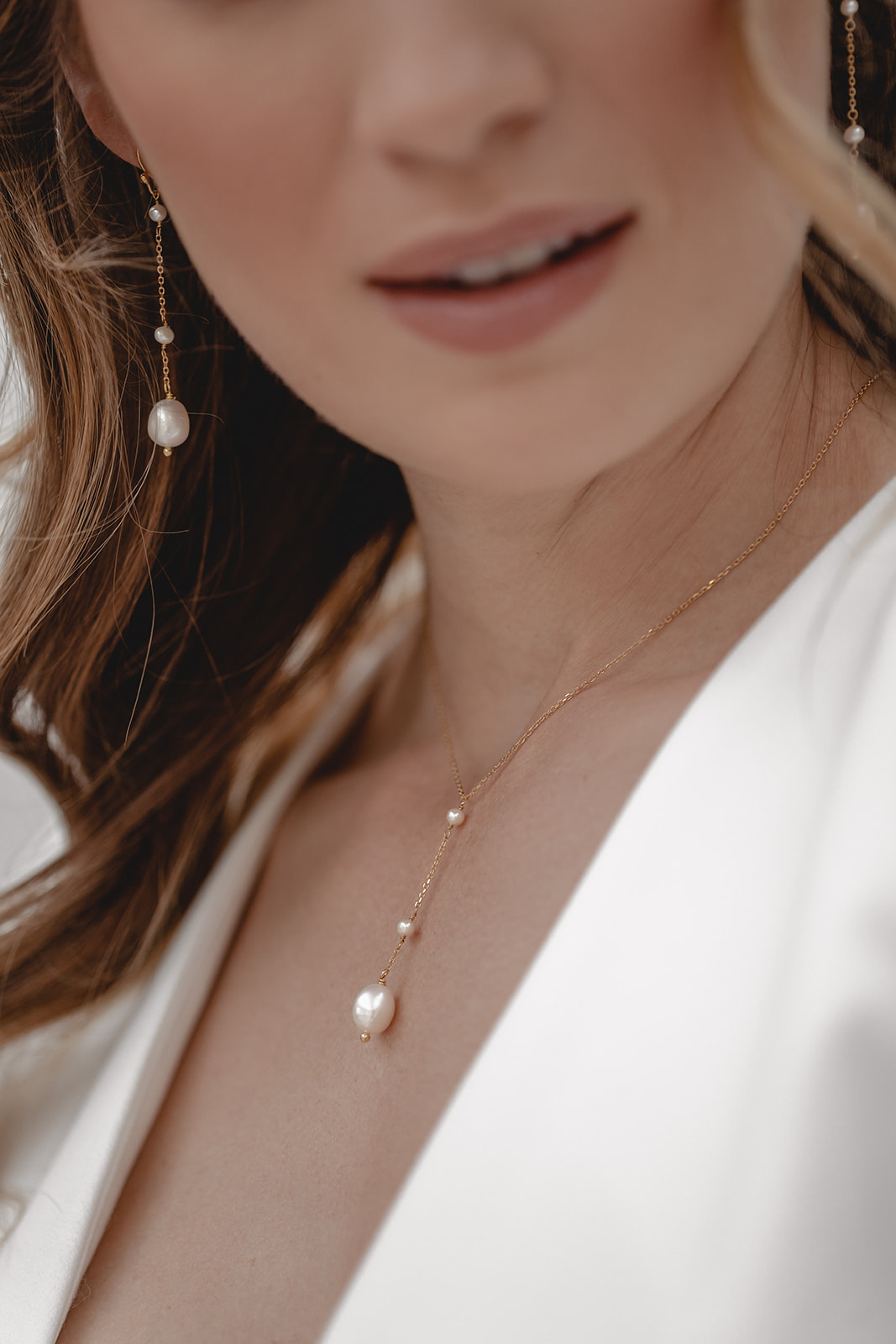 juvelan-Halskette-mit-Perlenanhänger-Brautschmuck-CELESTIAL-6.jpg
