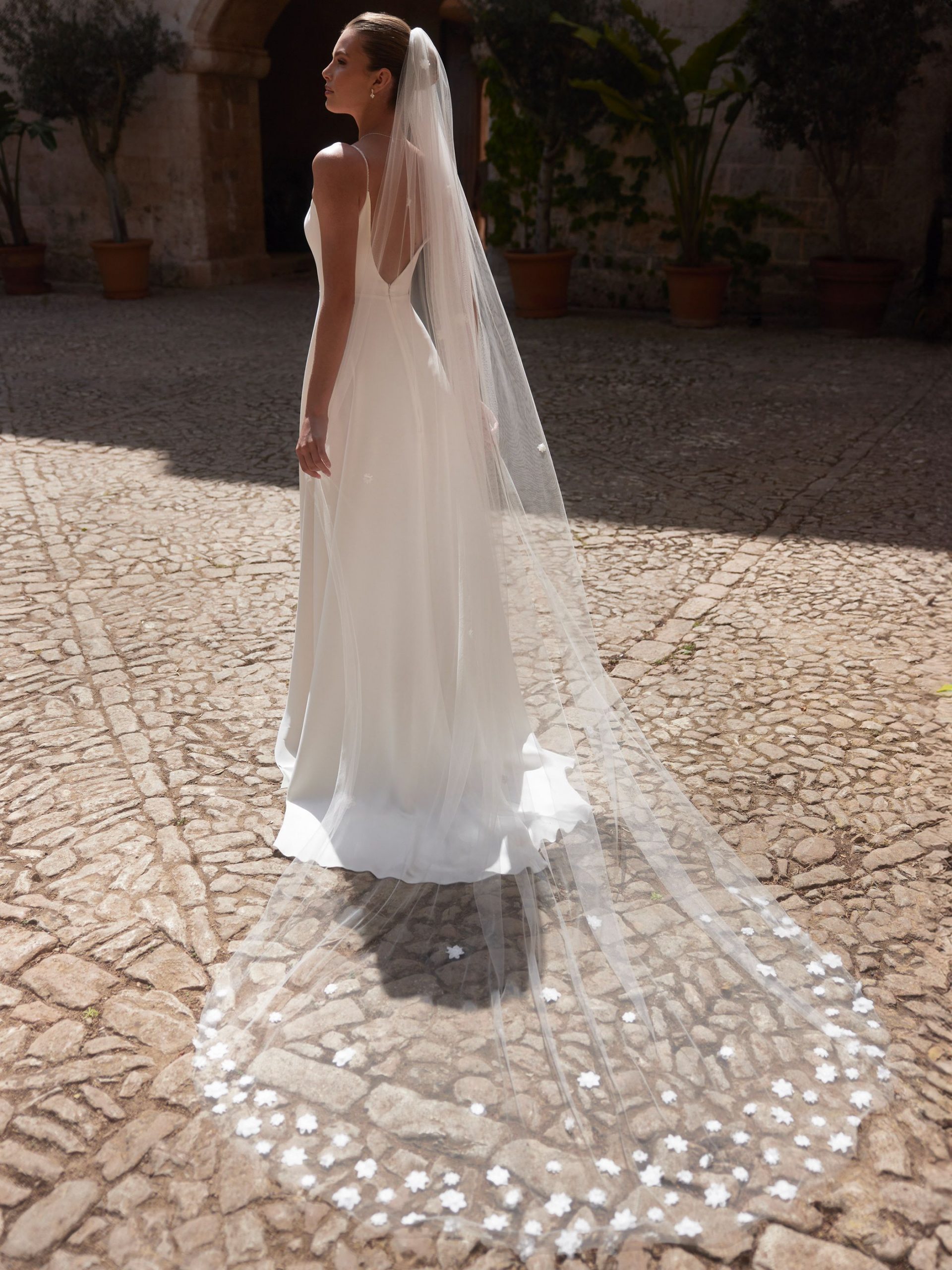 bianco-evento-bridal-veil-s501-_3_.jpg