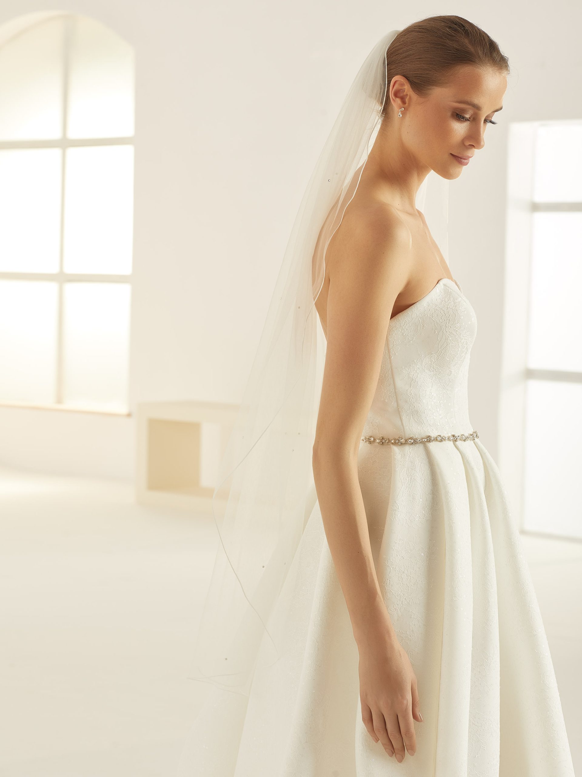 S320-Bianco-Evento-bridal-veil-(1).jpg