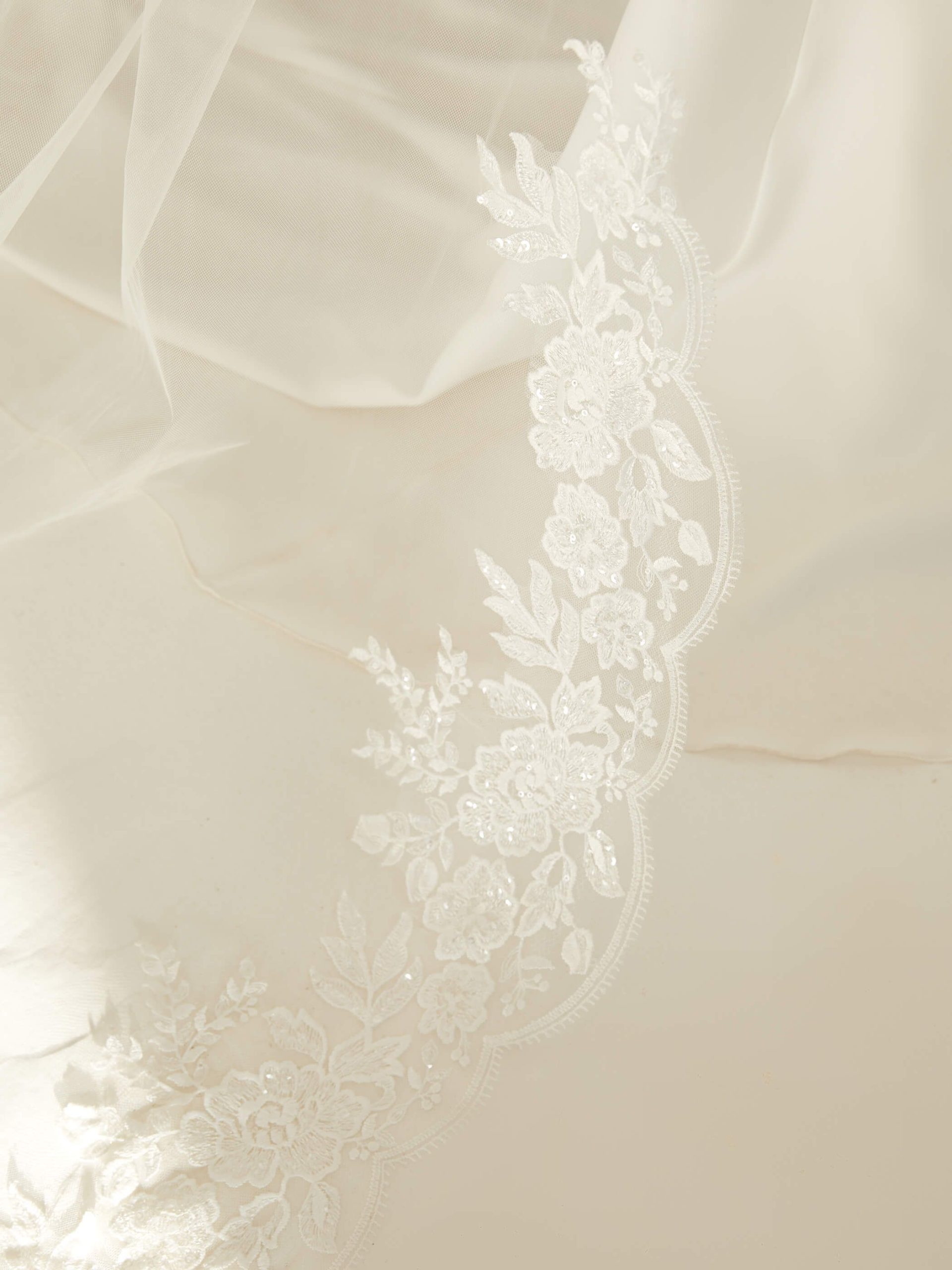 bianco-evento-bridal-veil-s-421-_2_.jpg